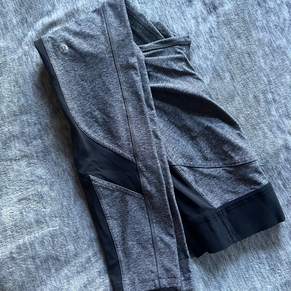 Lululemon Full Length Leggings w/ Elastic Waistband & Pockets